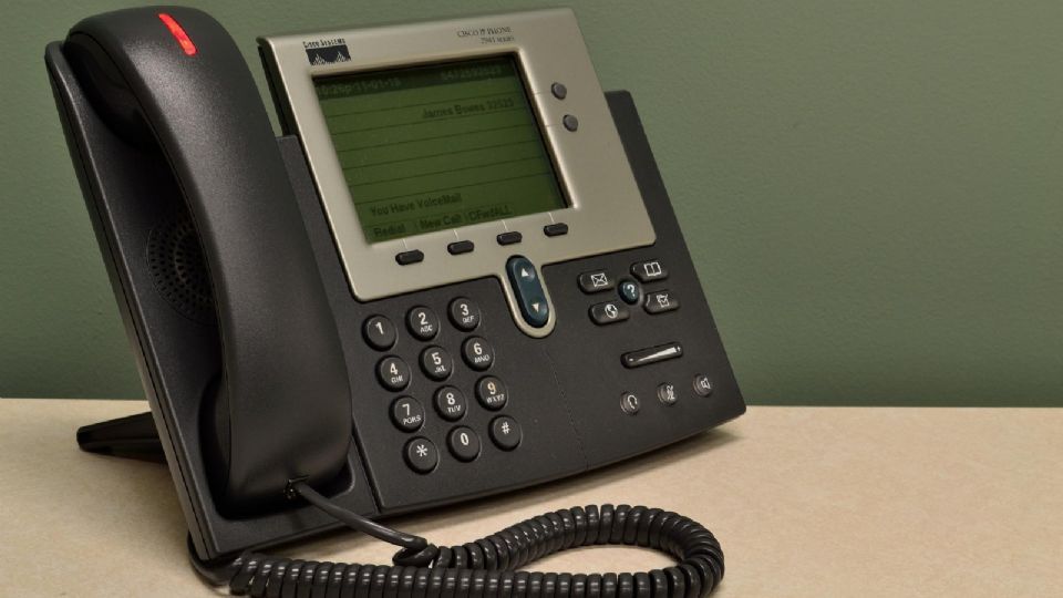 El teléfono fijo, el aparato que está en desuso