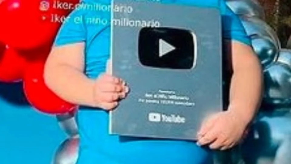 ¡A celebrar! Iker, ‘El niño millonario’, alcanzó sus primeros 100 mil suscriptores en YouTube