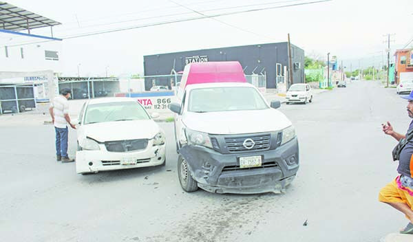 Atrabancado se vuela alto y choca