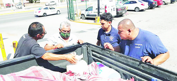 Cilindro de gas fuga en estacionamiento
