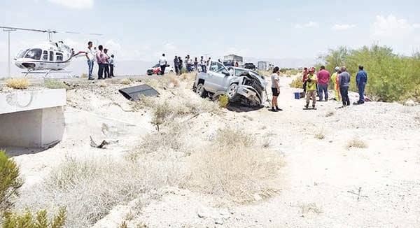 Muere mujer en volcadura