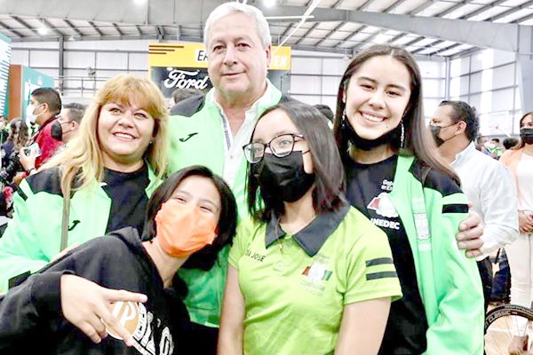 La mujer, prioridad en mi administración: JMF