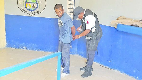 Detienen a supuesto ladrón de una escuela