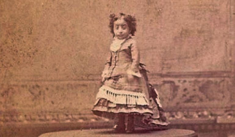 LUCÍA ZÁRATE, LA VEDETTE MEXICANA QUE MEDÍA 50 CENTÍMETROS Y CONQUISTÓ EL MUNDO
