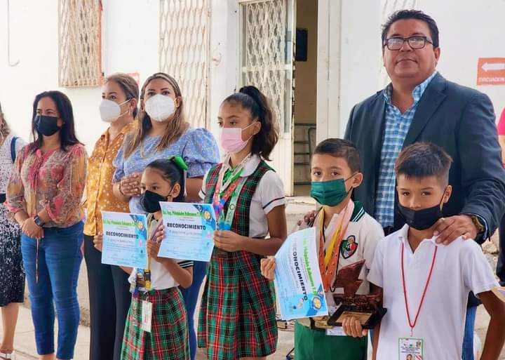 Reconoce Piña a niños atletas