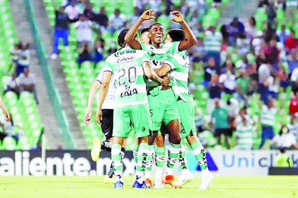 Gana Santos a León tras remontar