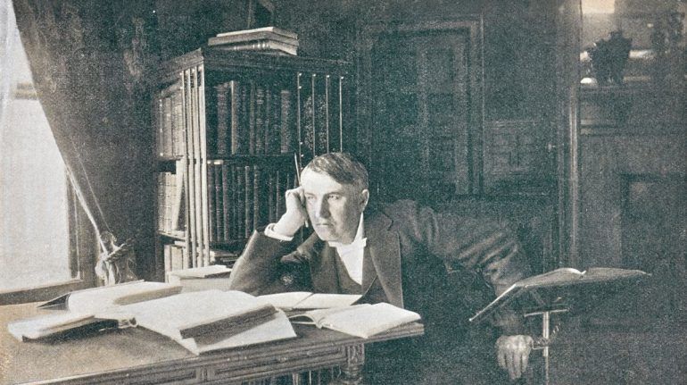 ¿THOMAS ALVA EDISON EN REALIDAD CONSTRUYÓ UN APARATO PARA COMUNICARSE CON LOS MUERTOS?