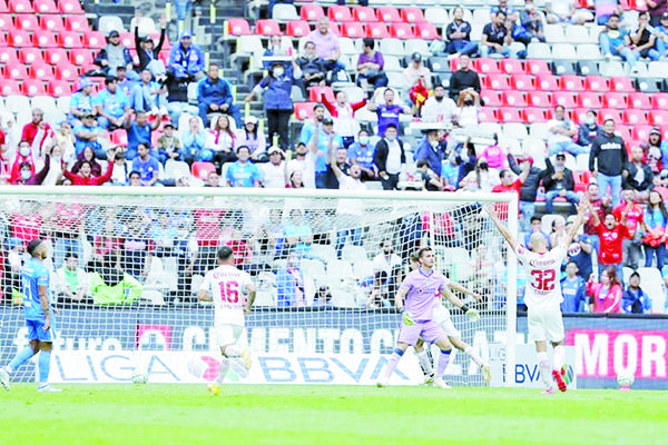 Polémico triunfo del Toluca ante Cruz Azul
