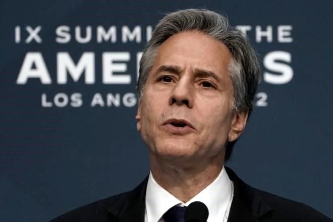 Llega Blinken a México; abordarán alertas de viaje de EU