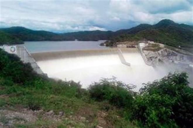 Rompen lluvias récord y alivian sequía