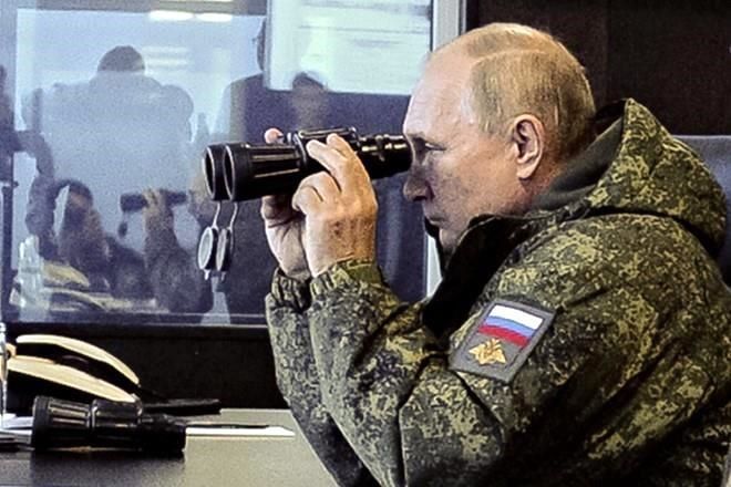 Supervisa Putin ejercicios militares con China