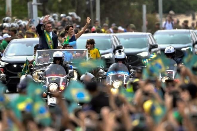 Respaldan miles a Bolsonaro en Bicentenario de Brasil