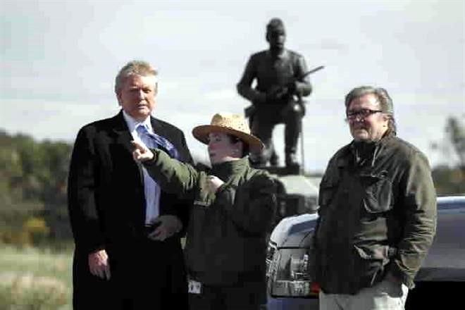 Se entregaría Bannon por defraudar con muro fronterizo