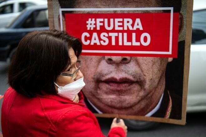 Dimite Canciller peruano por discrepancias con Castillo