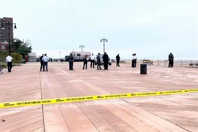 Hallan 3 niños muertos en NY; creen que su madre los ahogó