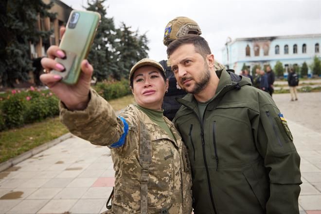Sufre Zelensky accidente vehicular; descartan heridas graves