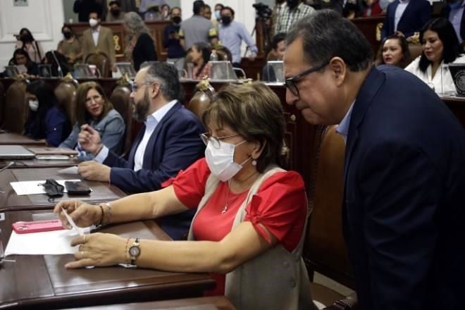 Propone Morena atender en Congreso denuncias por corrupción