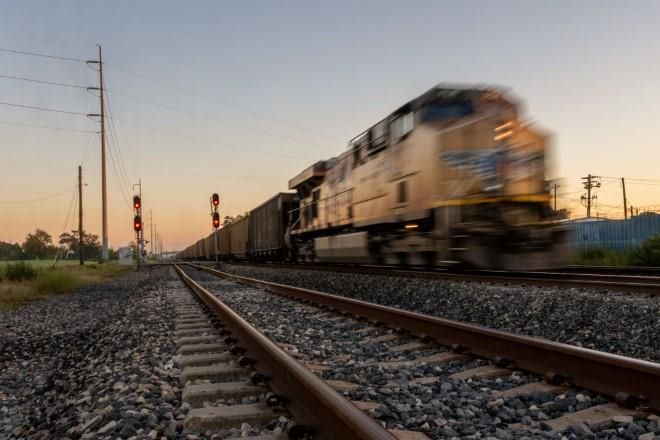 Amagan con huelga de trenes en EU; temen perder millones