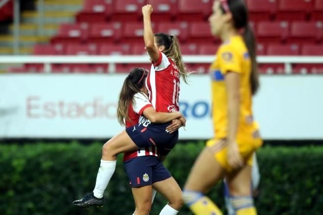 Le pone Chivas un alto a Tigres Femenil