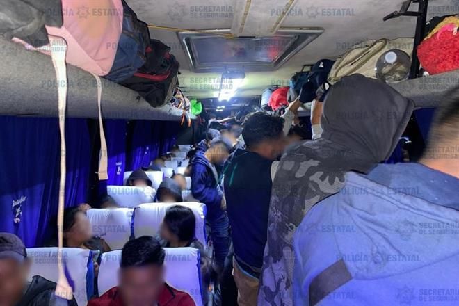 Rescatan a 44 migrantes en Huehuetoca; detienen a tres
