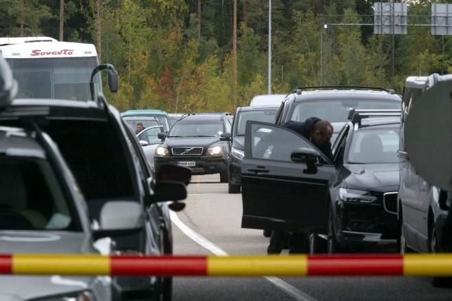 Restringe Finlandia entrada de rusos