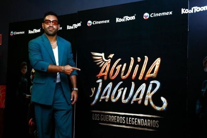 Le entra Marco Fabián a la producción de cine
