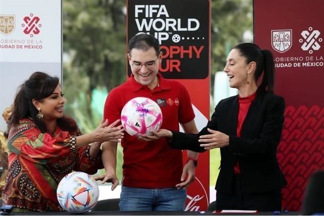 Anuncia Sheinbaum que gira de FIFA llegará a Iztapalapa