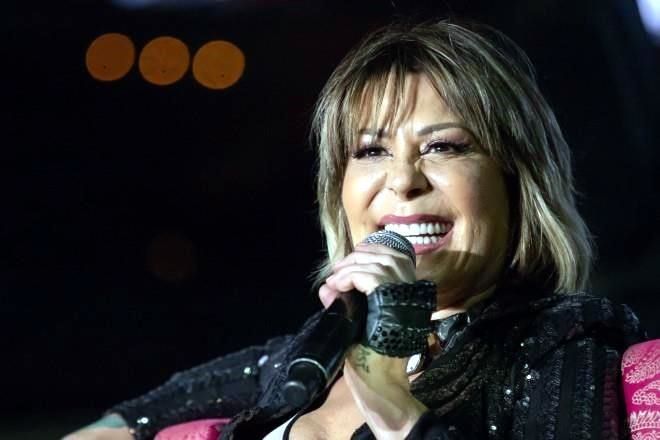 Hospitalizan a Alejandra Guzmán tras caída en un show