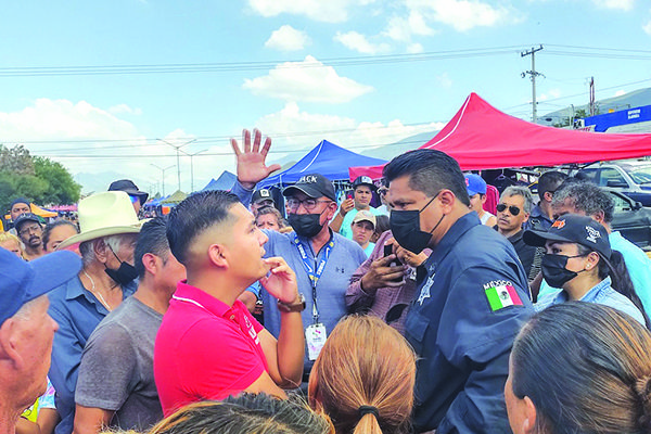 Suben de tono diferencias por control de ambulantes