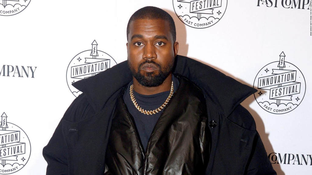 Kanye West regresa a Instagram con más drama familiar