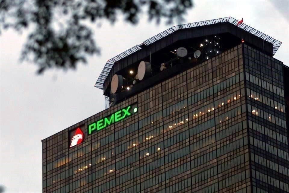 Acusan a funcionarios de Pemex por pedir moche a proveedores