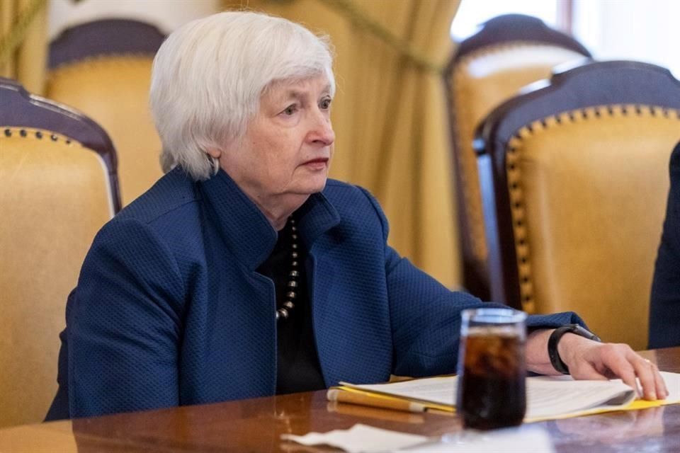 Prepara G7 plan para topar precio de crudo ruso