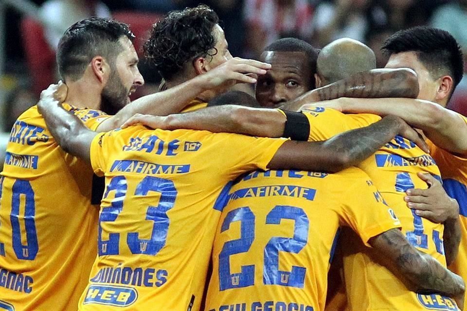 Con el ojo en Liguilla: golea Tigres a Chivas y ya es cuarto