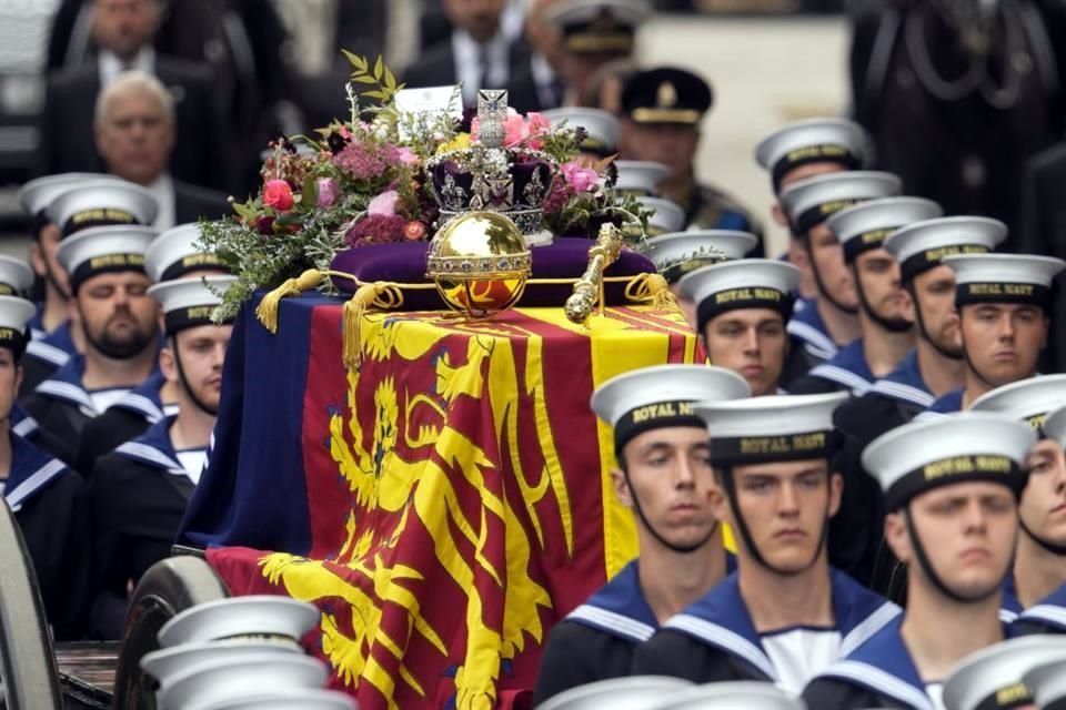 Despiden a Isabel II; empieza una nueva era