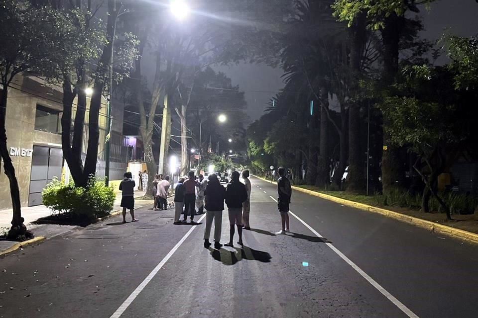 Fallecen 2 personas en CDMX tras sismo￼