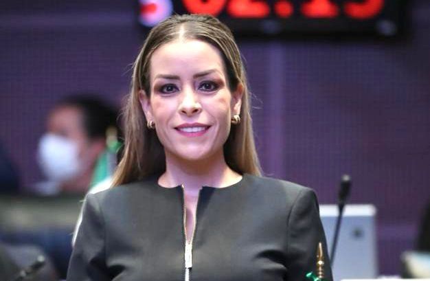 La Senadora Verónica Martínez presidirá la Comisión de Marina del Senado de la República.