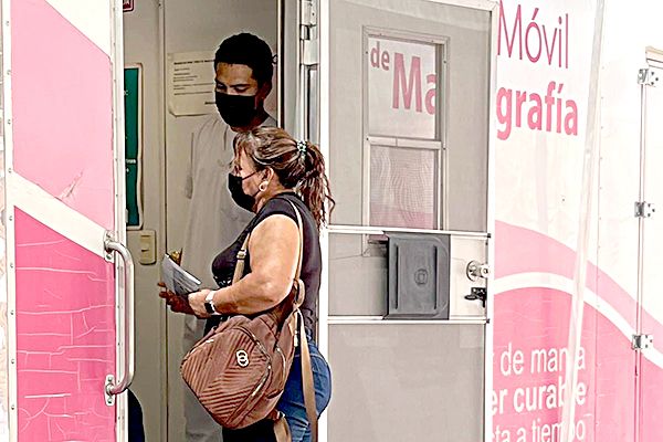 Permanente lucha contra el cáncer de mama y VPH