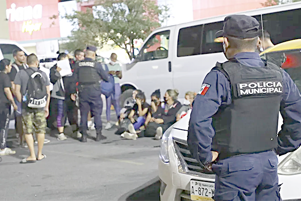 Caen 30 migrantes y delatan ‘guarida’