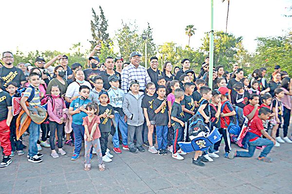 Despide Piña a niños que van a competencia