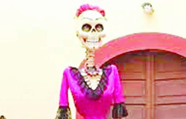 Convocan a talleres de calaveras y mojigangas