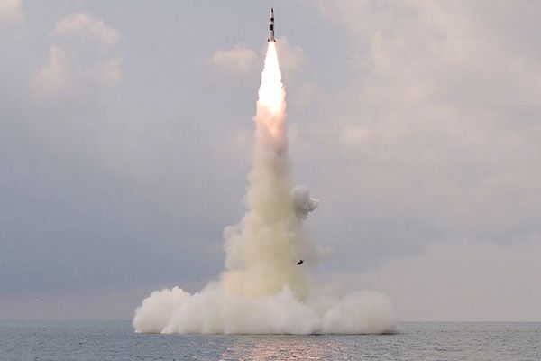 Dispara Corea del Norte misil cerca del mar de Japón
