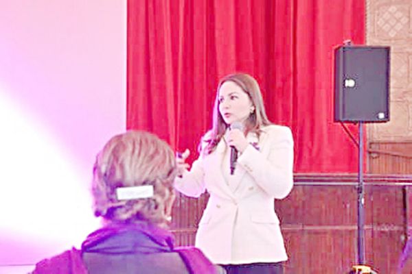Capacita ICM a escuela normal