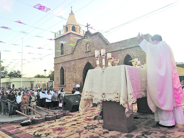 Festejan en Palaú al Obispo Alonso Garza