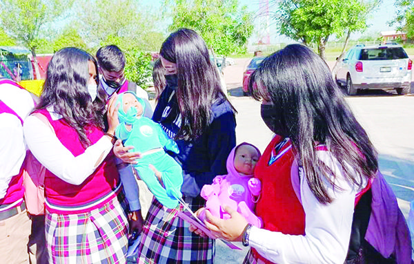 Aplican dispositivo contra embarazo a estudiantes