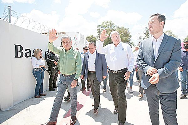 Anuncian aumento a salario de policías