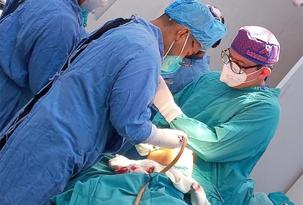 Coloca Salud Coahuila 8 prótesis de rodilla