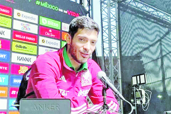 Raúl Jiménez admite que se ve en Qatar