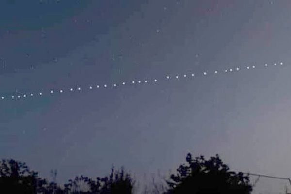 ¿Ovnis? No… es Starlink de Musk