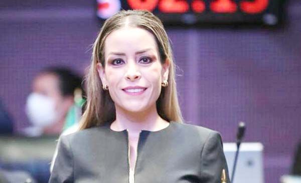 Presidirá Verónica la Comisión de Marina
