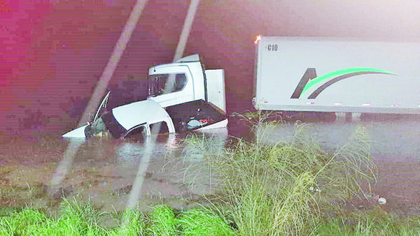 Dejan lluvias múltiples accidentes